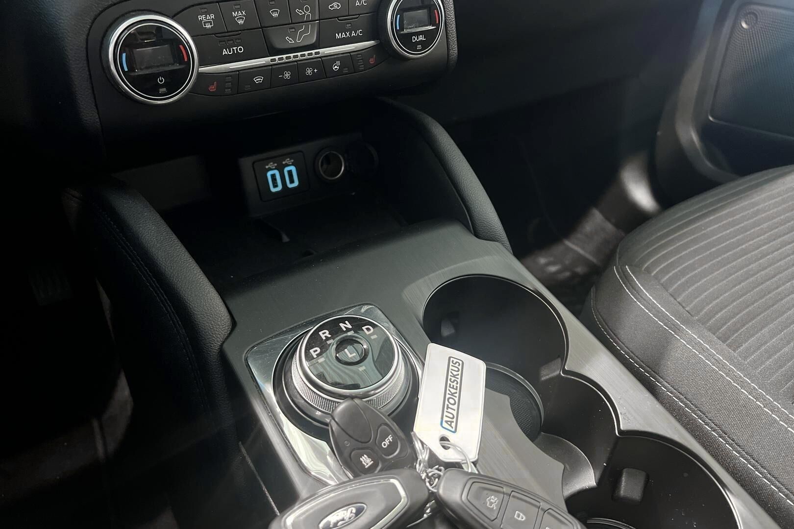 FORD KUGA iso kuva 22