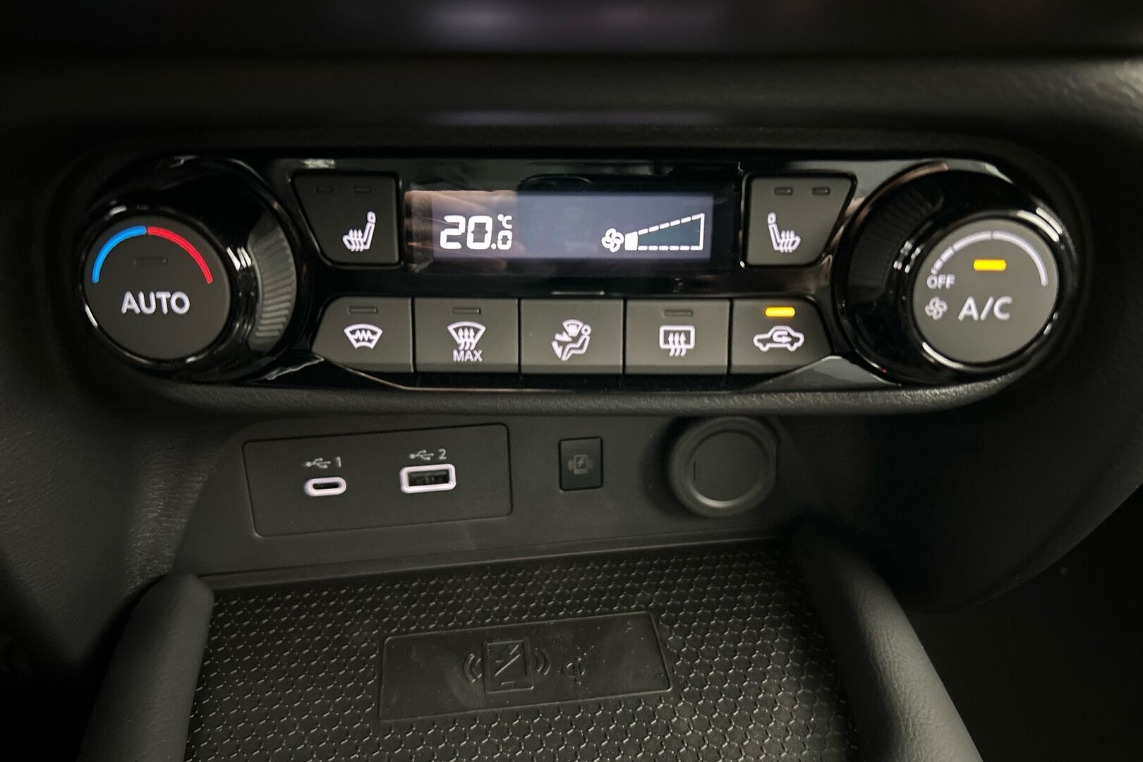 Nissan Juke iso kuva 18