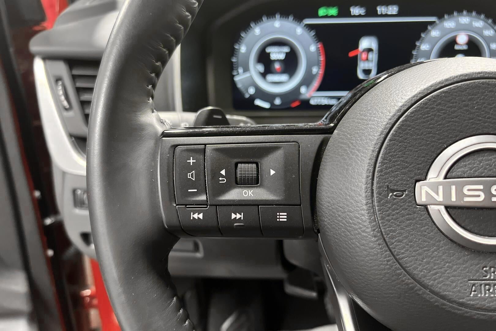 Nissan Qashqai iso kuva 16