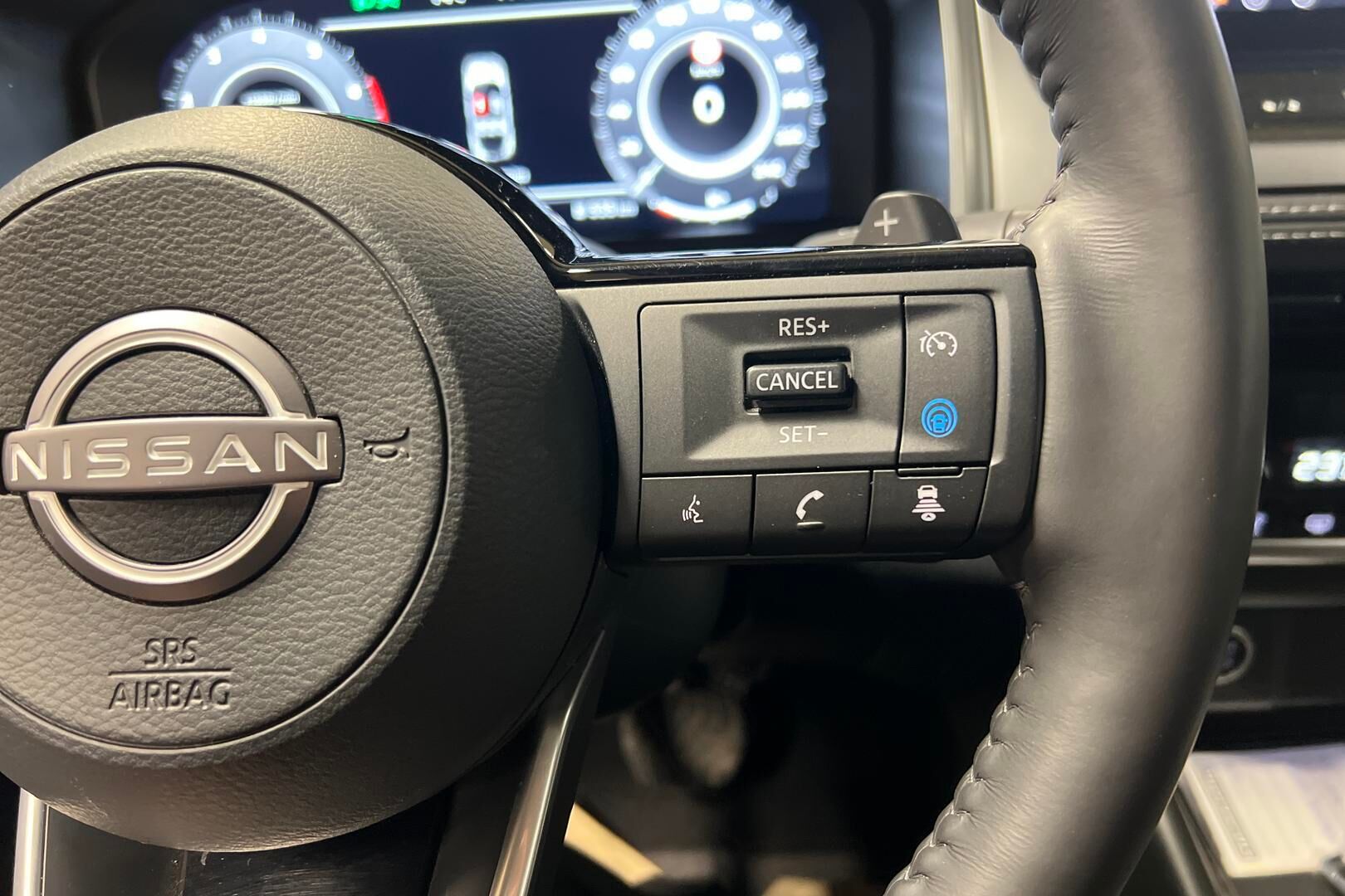 Nissan Qashqai iso kuva 17