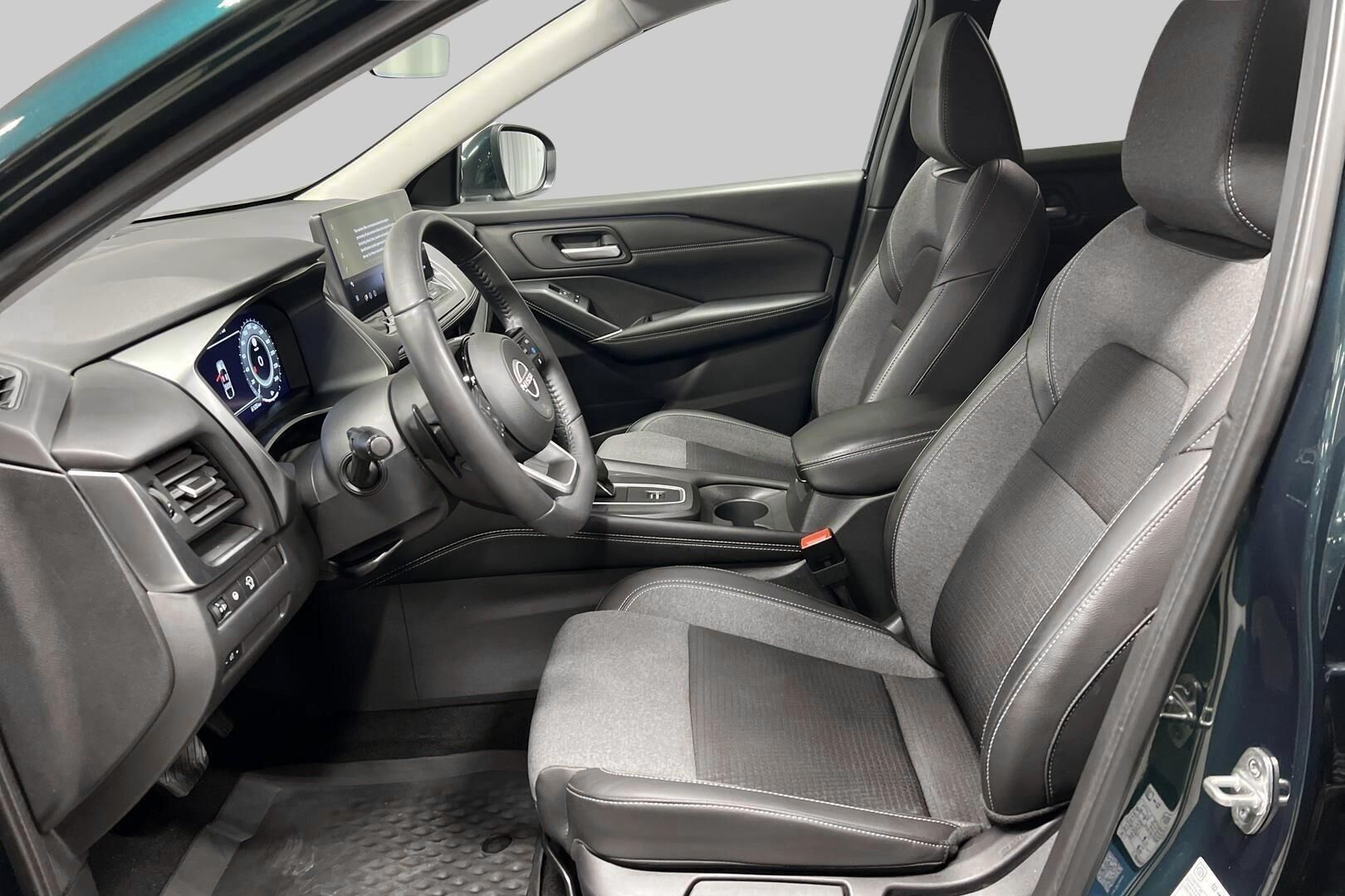 Nissan Qashqai iso kuva 8