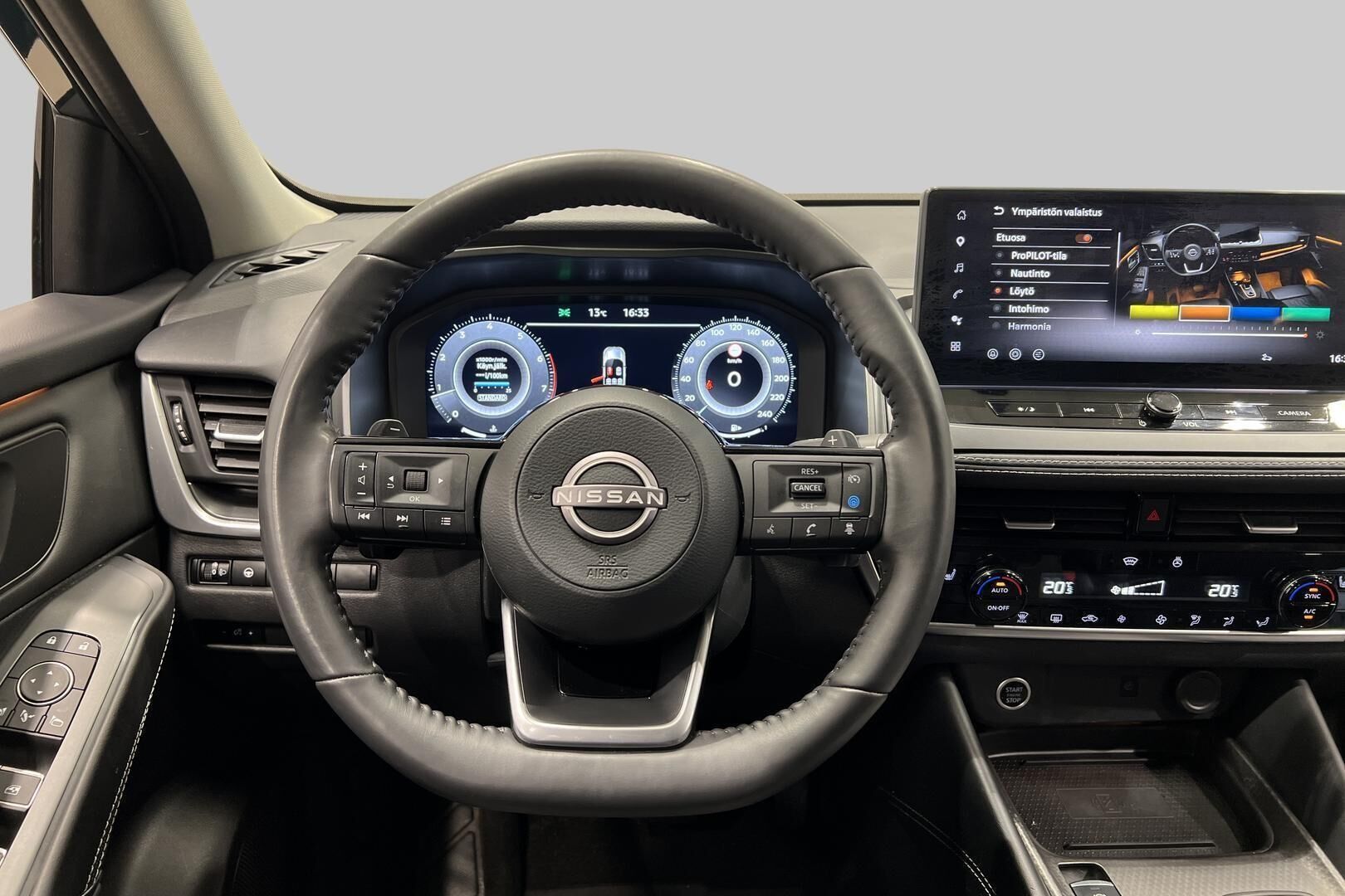 Nissan Qashqai iso kuva 12