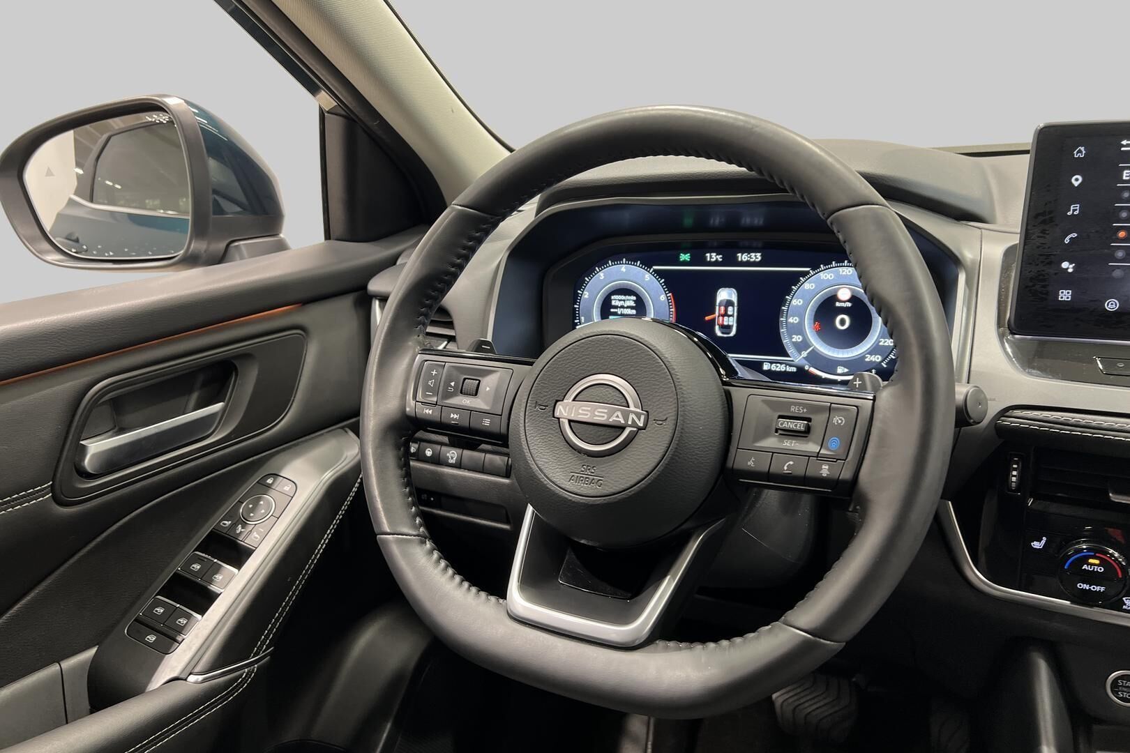Nissan Qashqai iso kuva 17