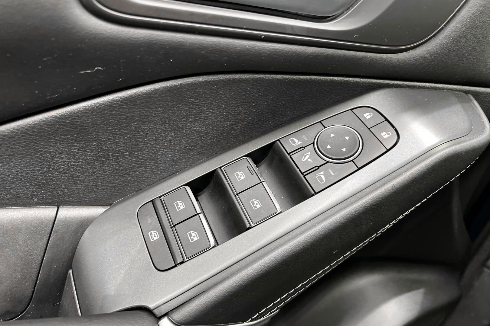 Nissan Qashqai iso kuva 34