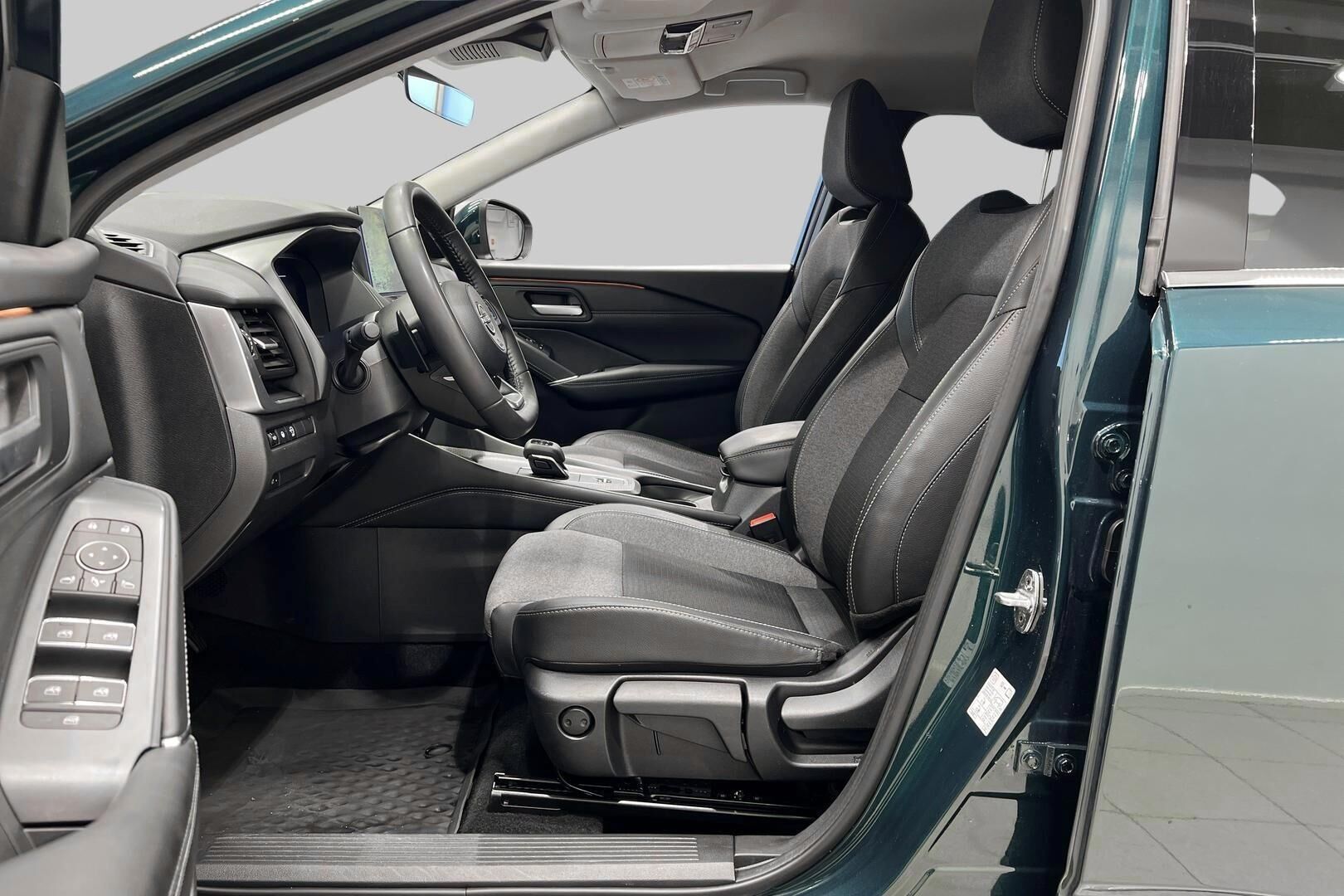 Nissan Qashqai iso kuva 9