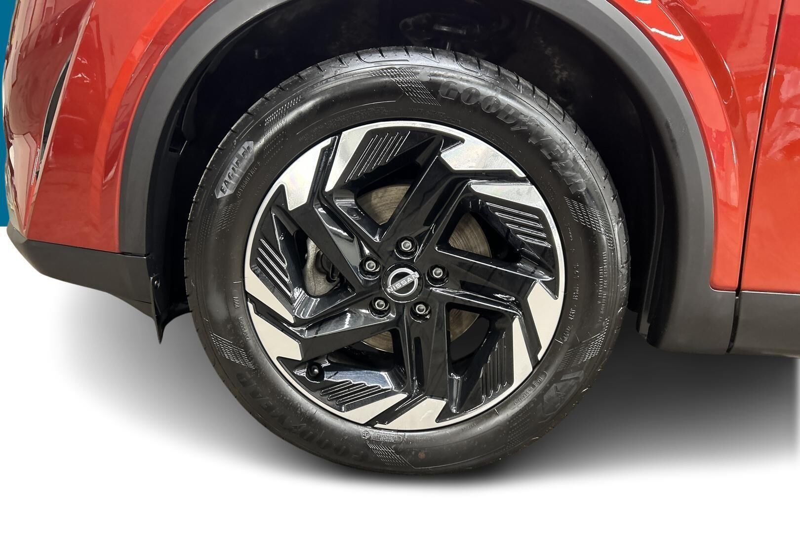 Nissan Qashqai iso kuva 10
