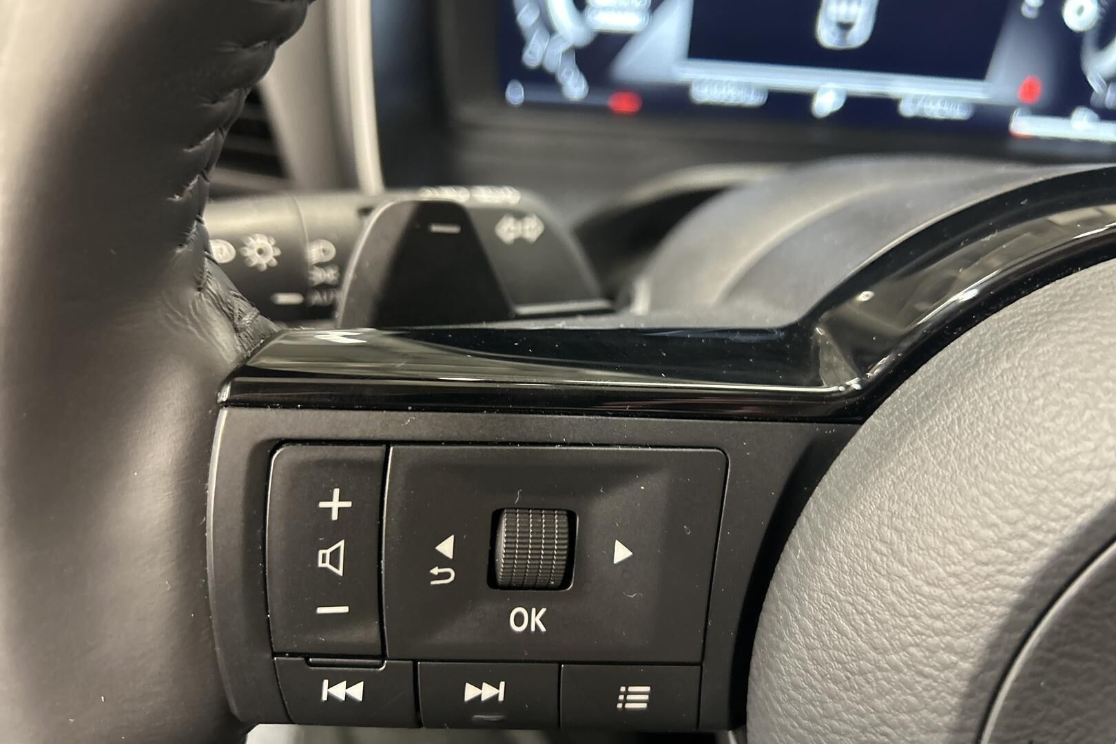 Nissan Qashqai iso kuva 14