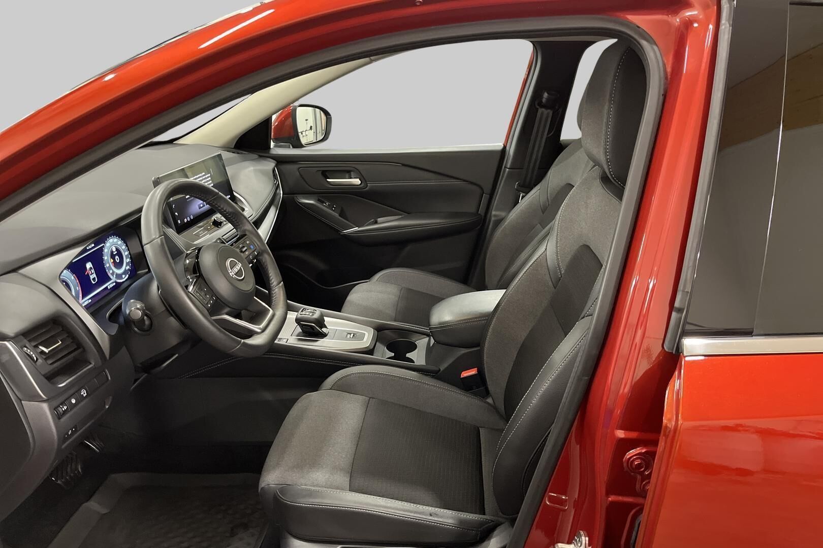 Nissan Qashqai iso kuva 9