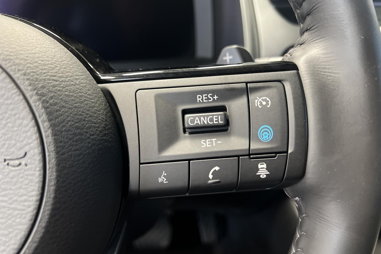 Nissan Qashqai iso kuva 16