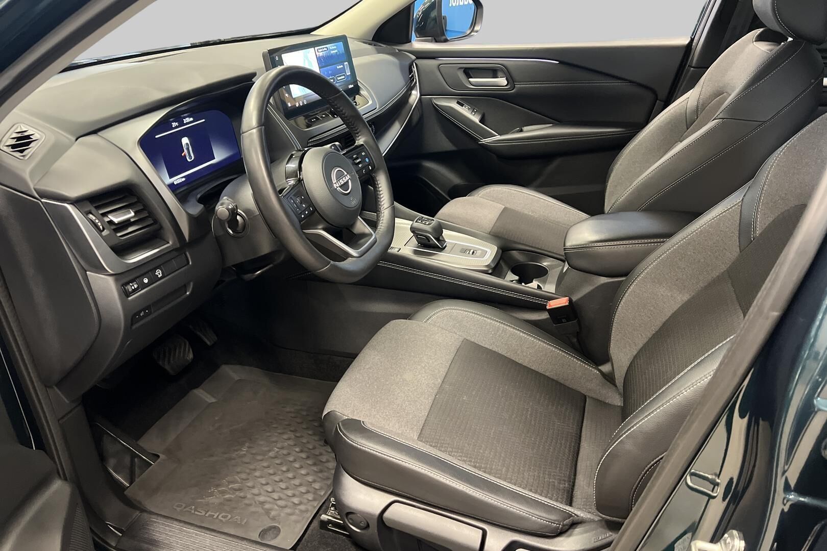 Nissan Qashqai iso kuva 9