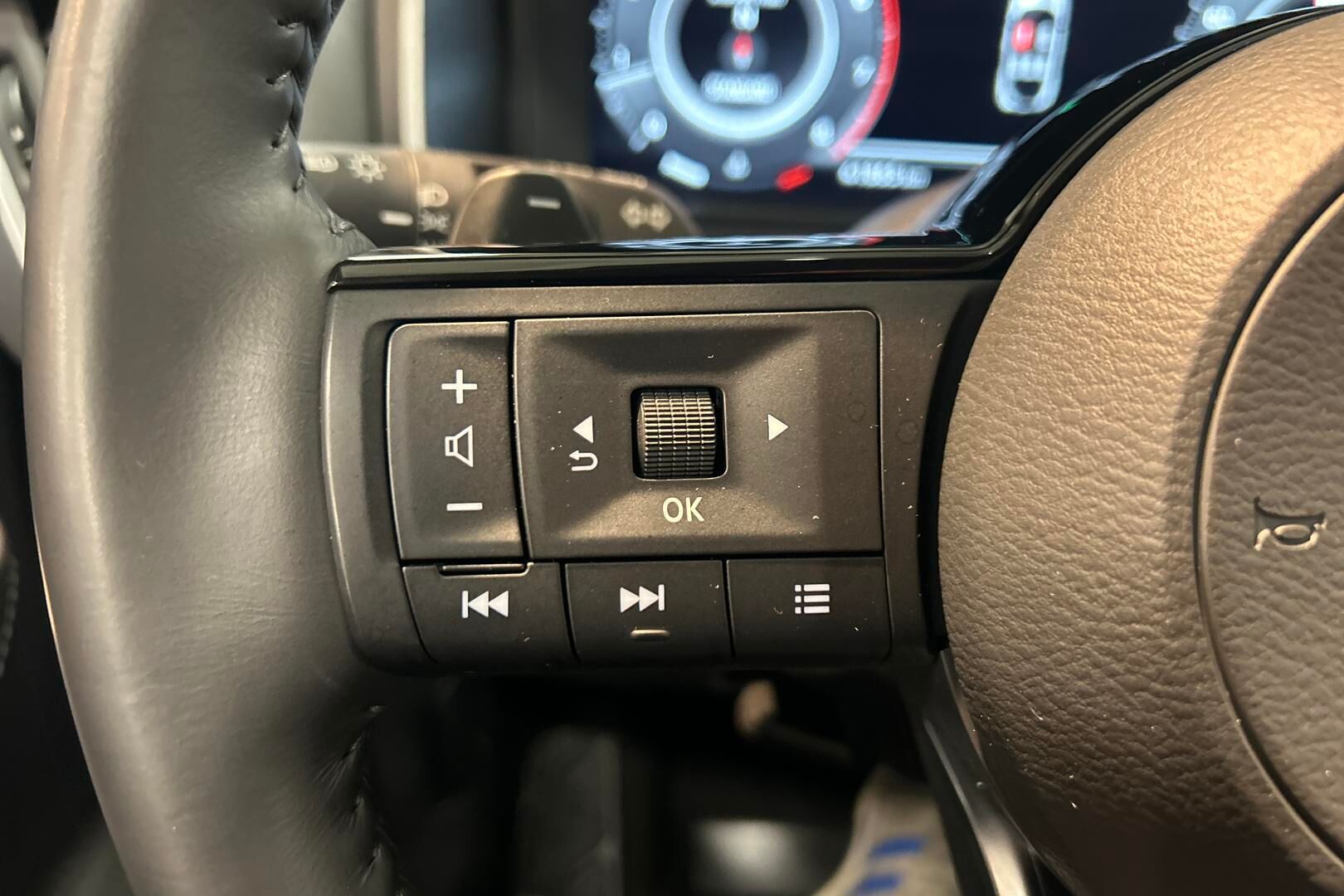 Nissan Qashqai iso kuva 18