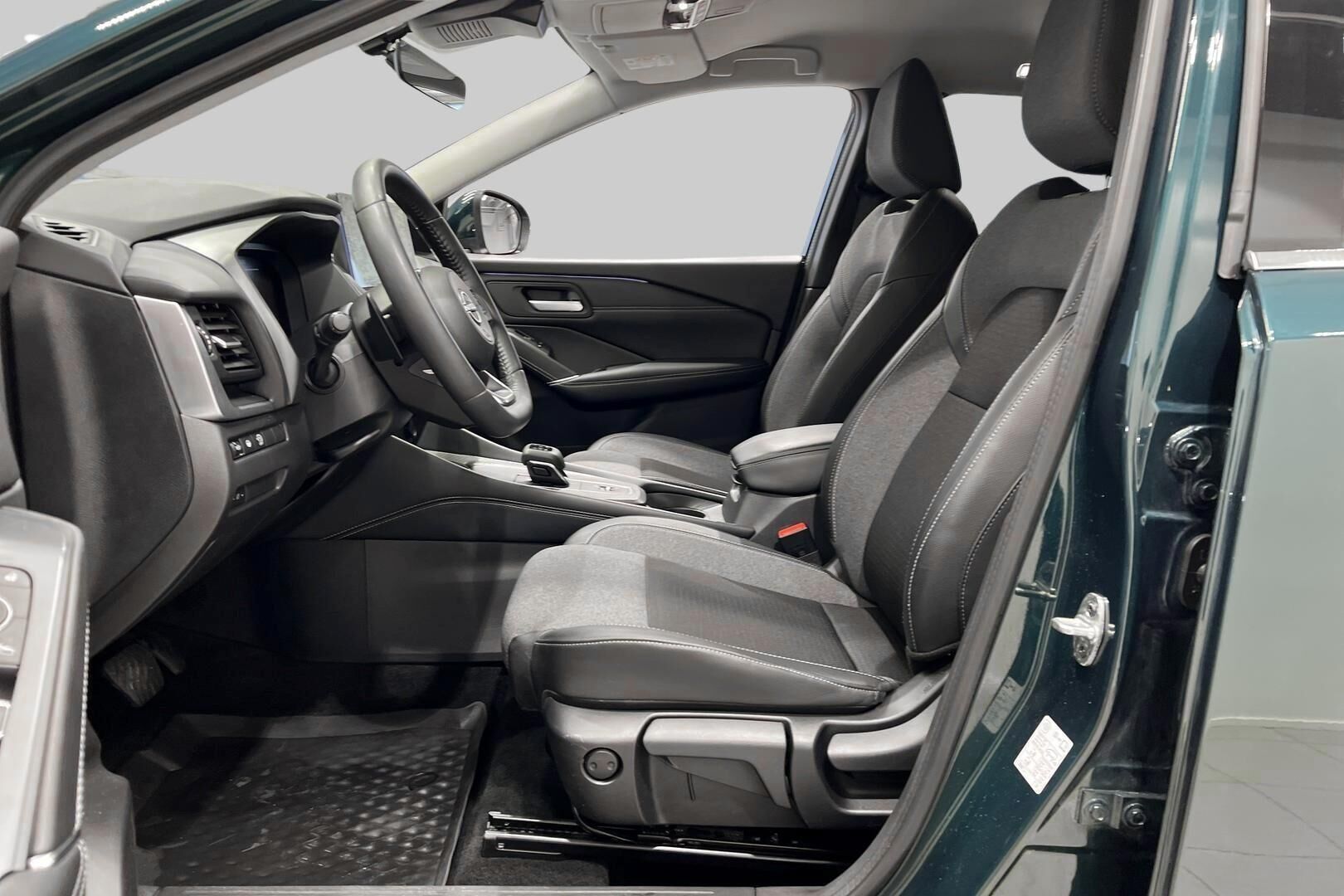 Nissan Qashqai iso kuva 10