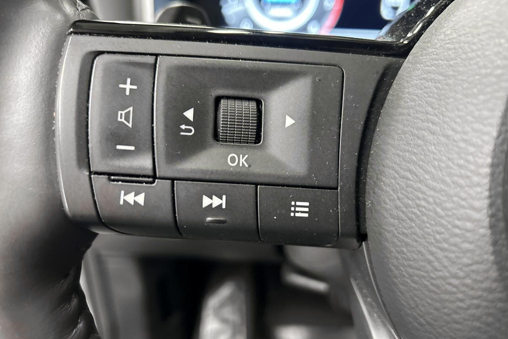 Nissan Qashqai iso kuva 14