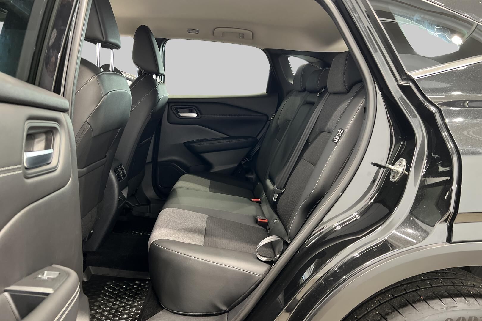 Nissan Qashqai iso kuva 9