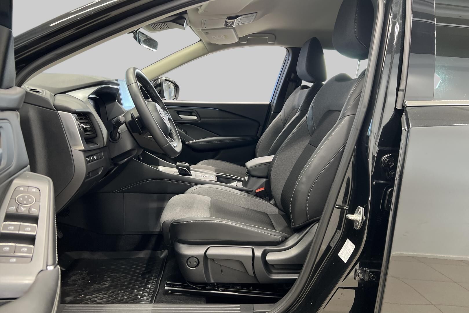 Nissan Qashqai iso kuva 8
