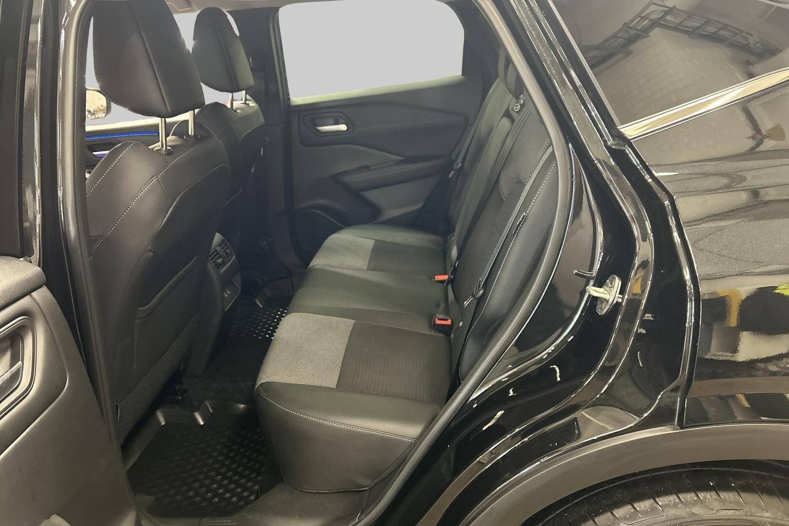 Nissan Qashqai iso kuva 10