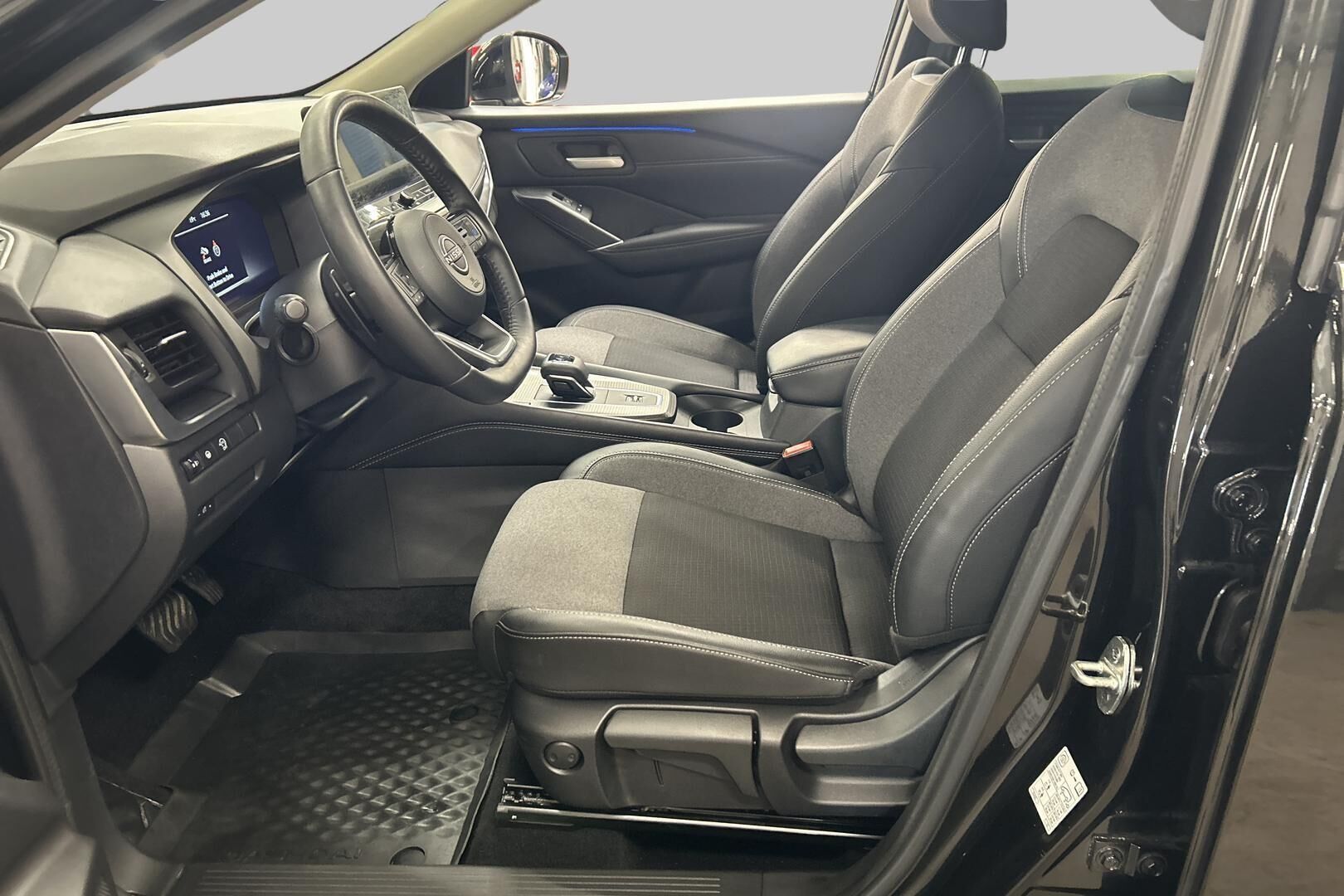 Nissan Qashqai iso kuva 9