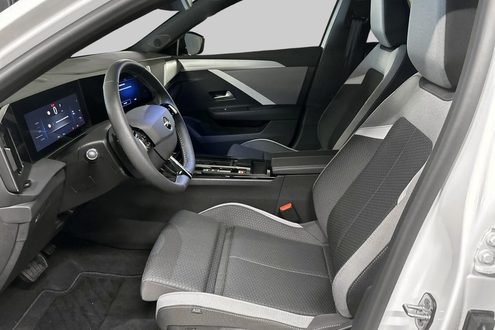 Opel Astra iso kuva 8