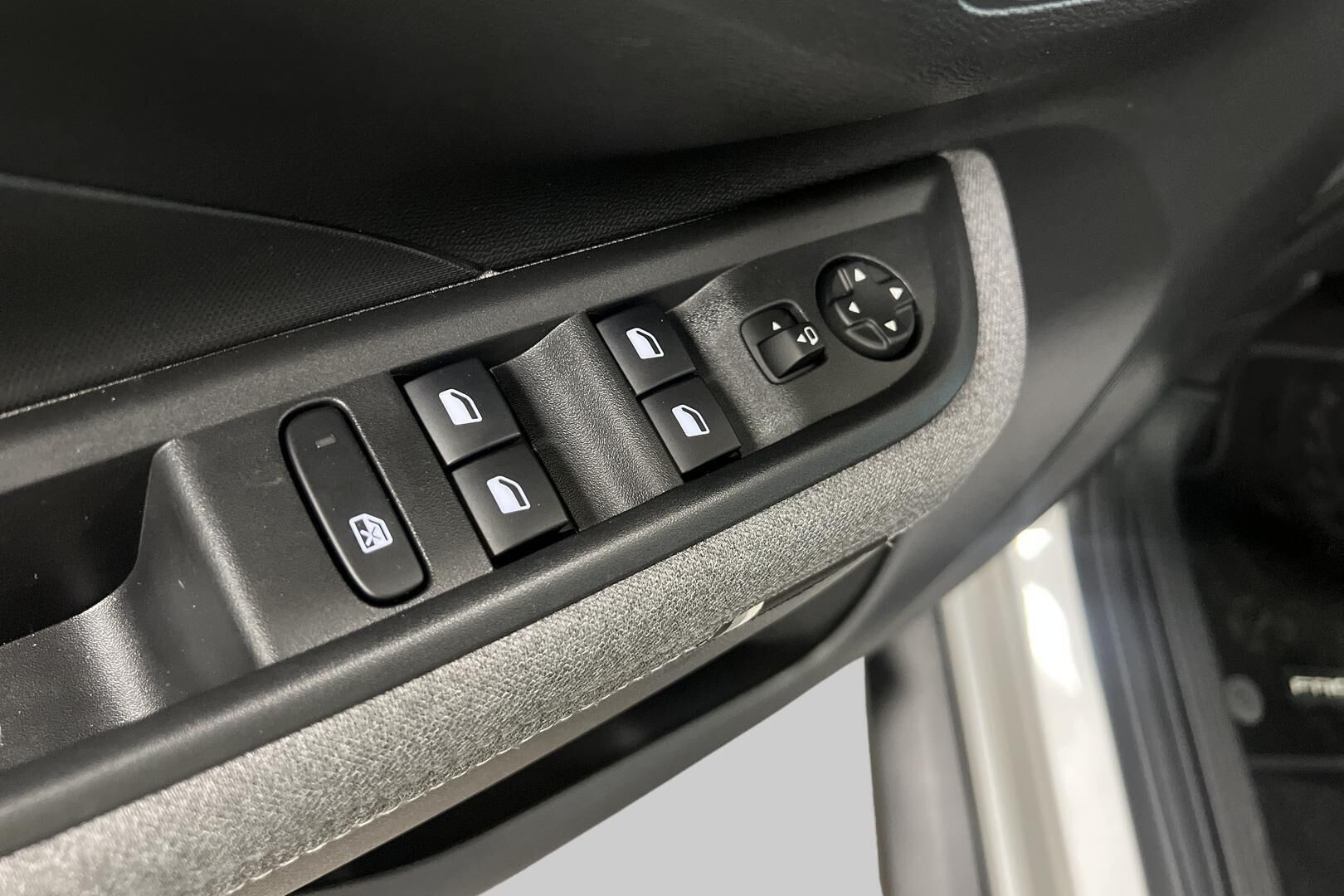 Opel Frontera iso kuva 13