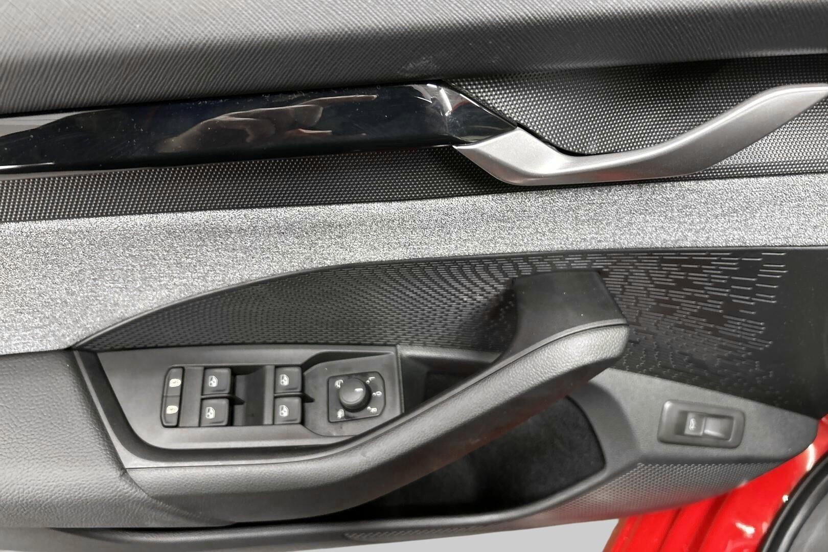 Skoda Octavia iso kuva 23