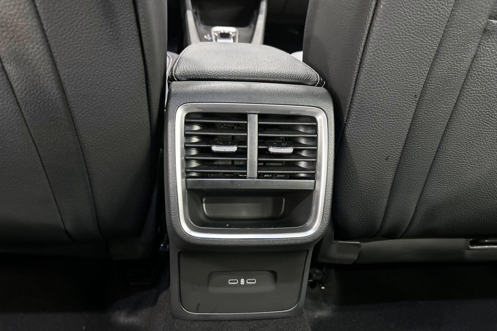 Skoda Octavia iso kuva 24