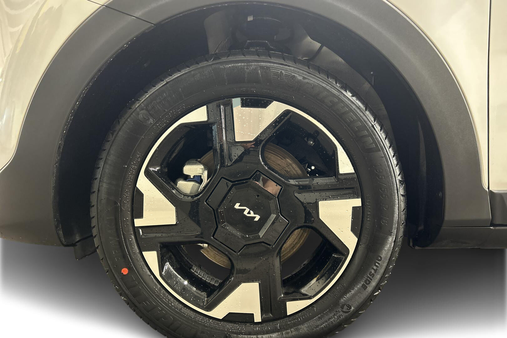 Kia Stonic iso kuva 7