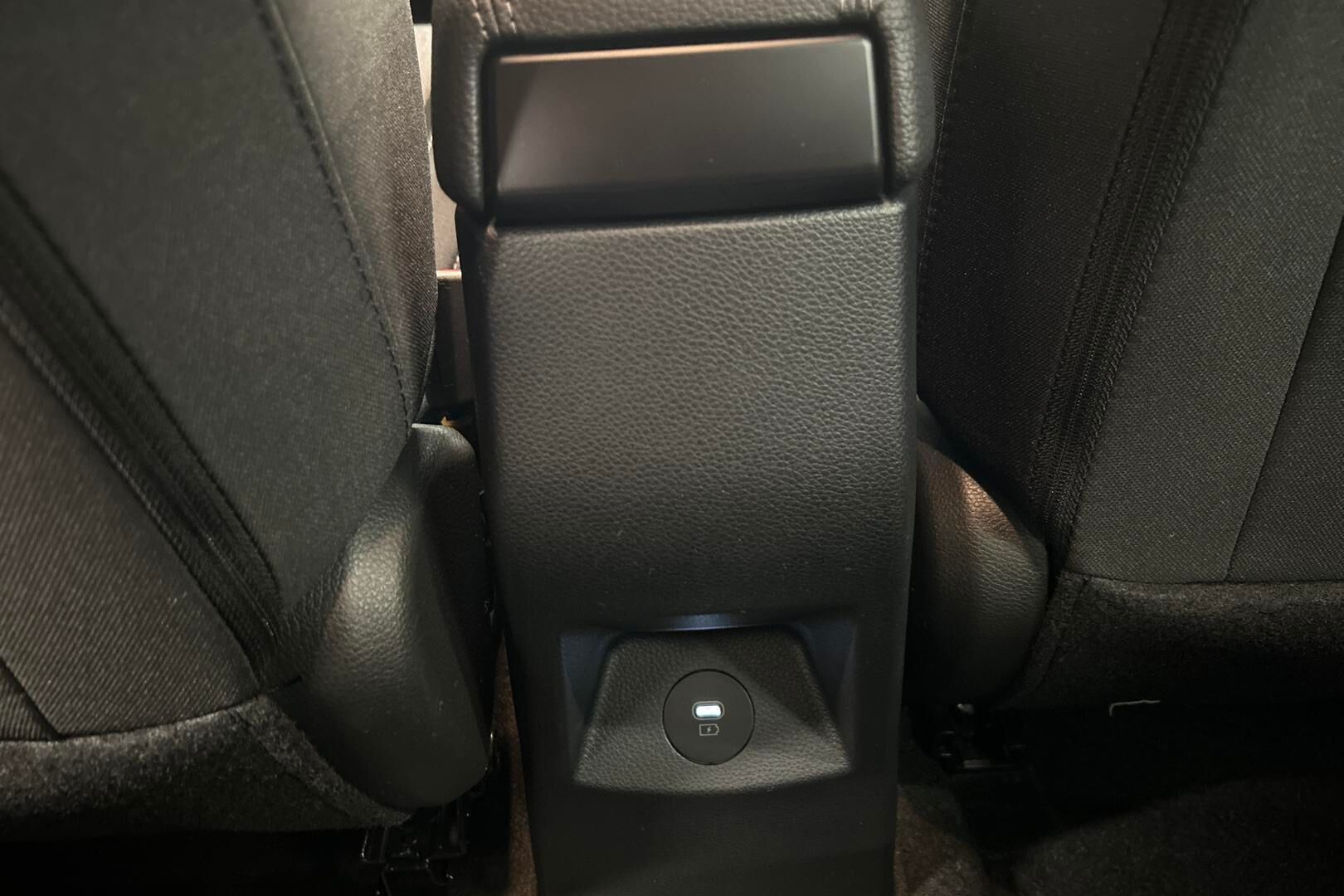 Kia Stonic iso kuva 14