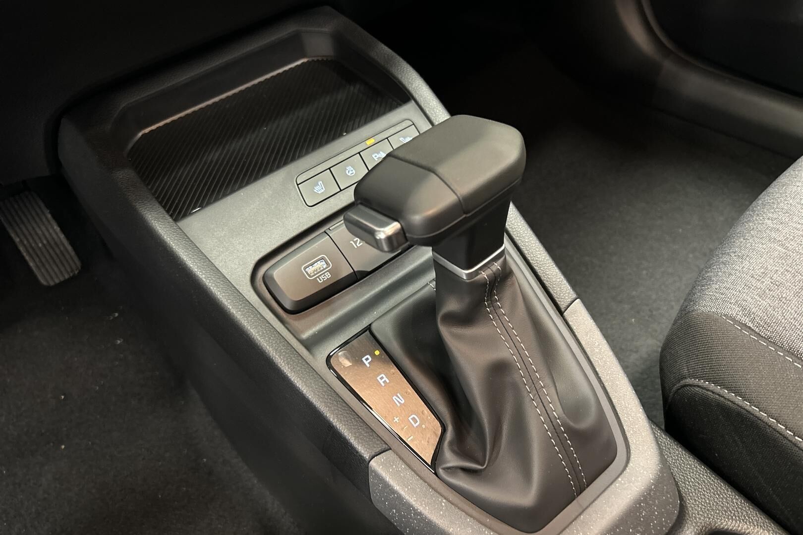 KIA Stonic iso kuva 21