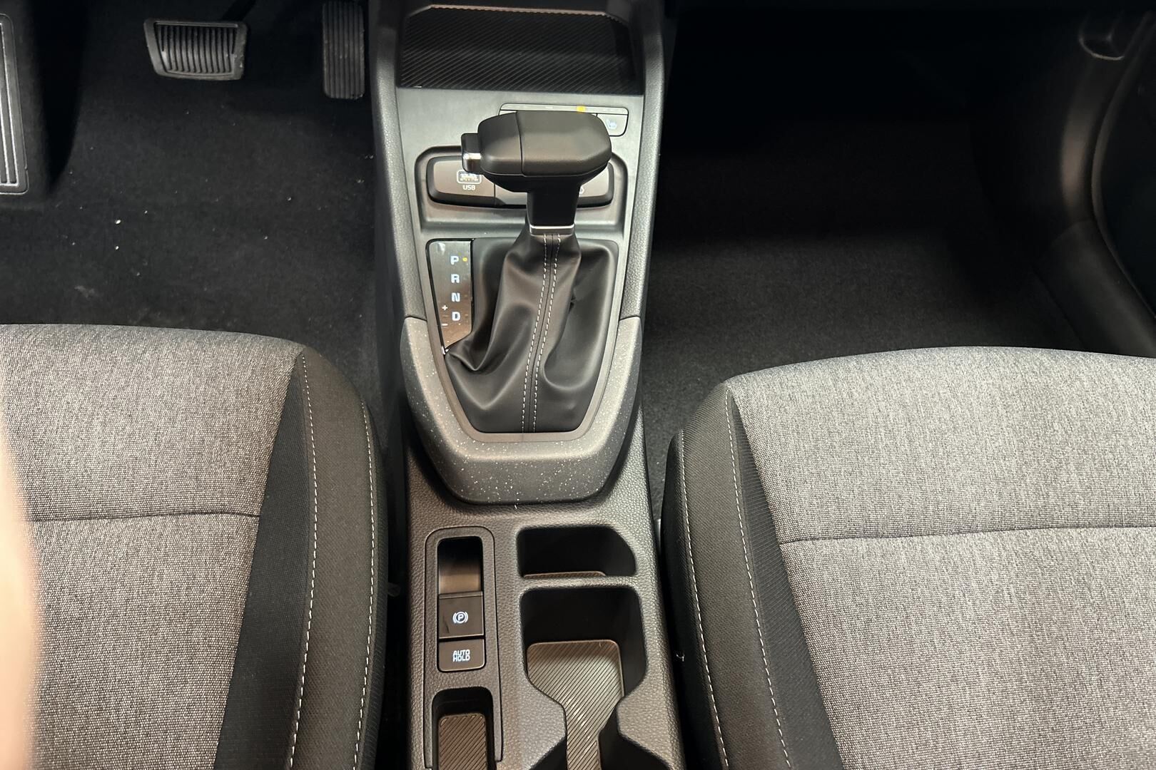 KIA Stonic iso kuva 22