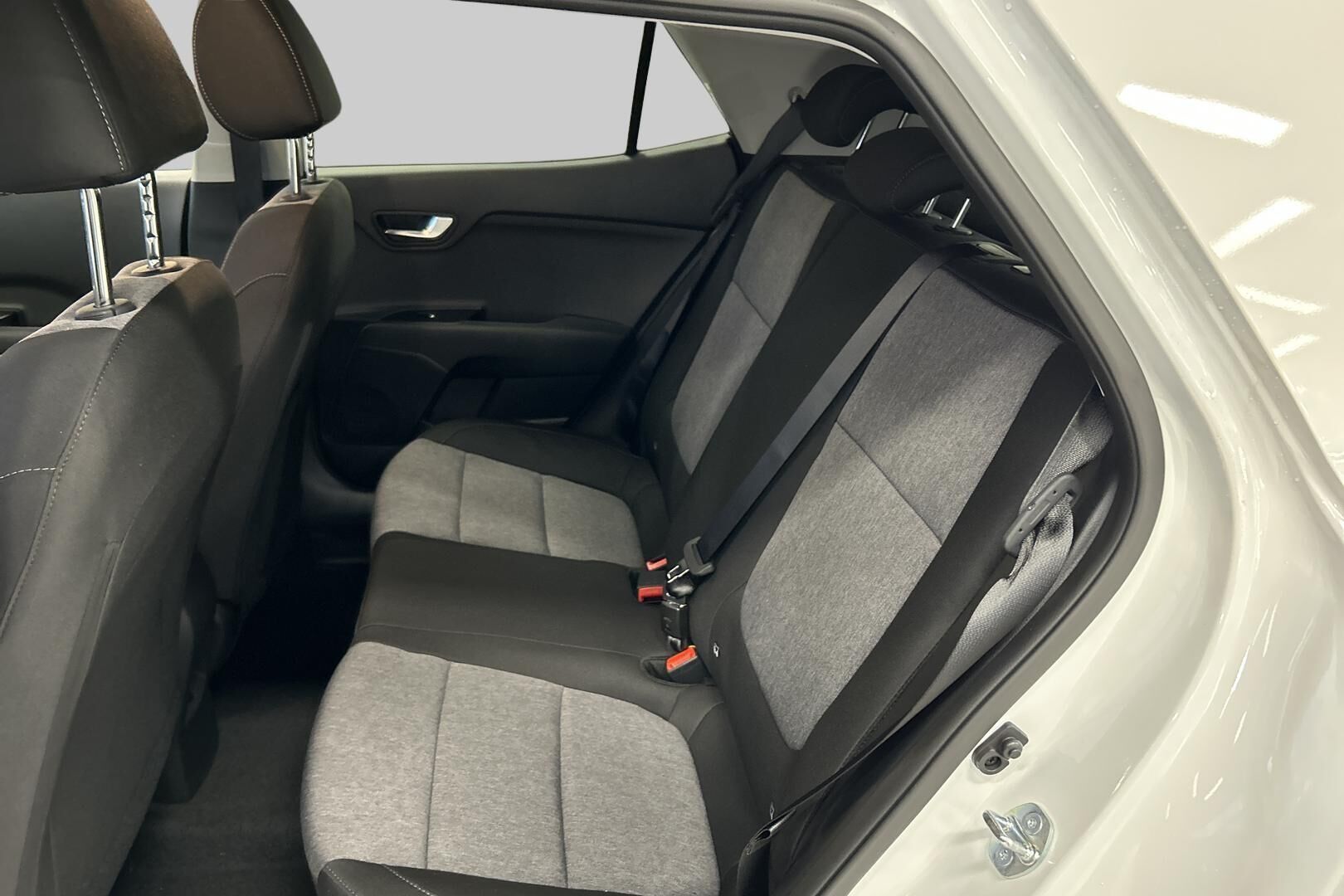 KIA Stonic iso kuva 9