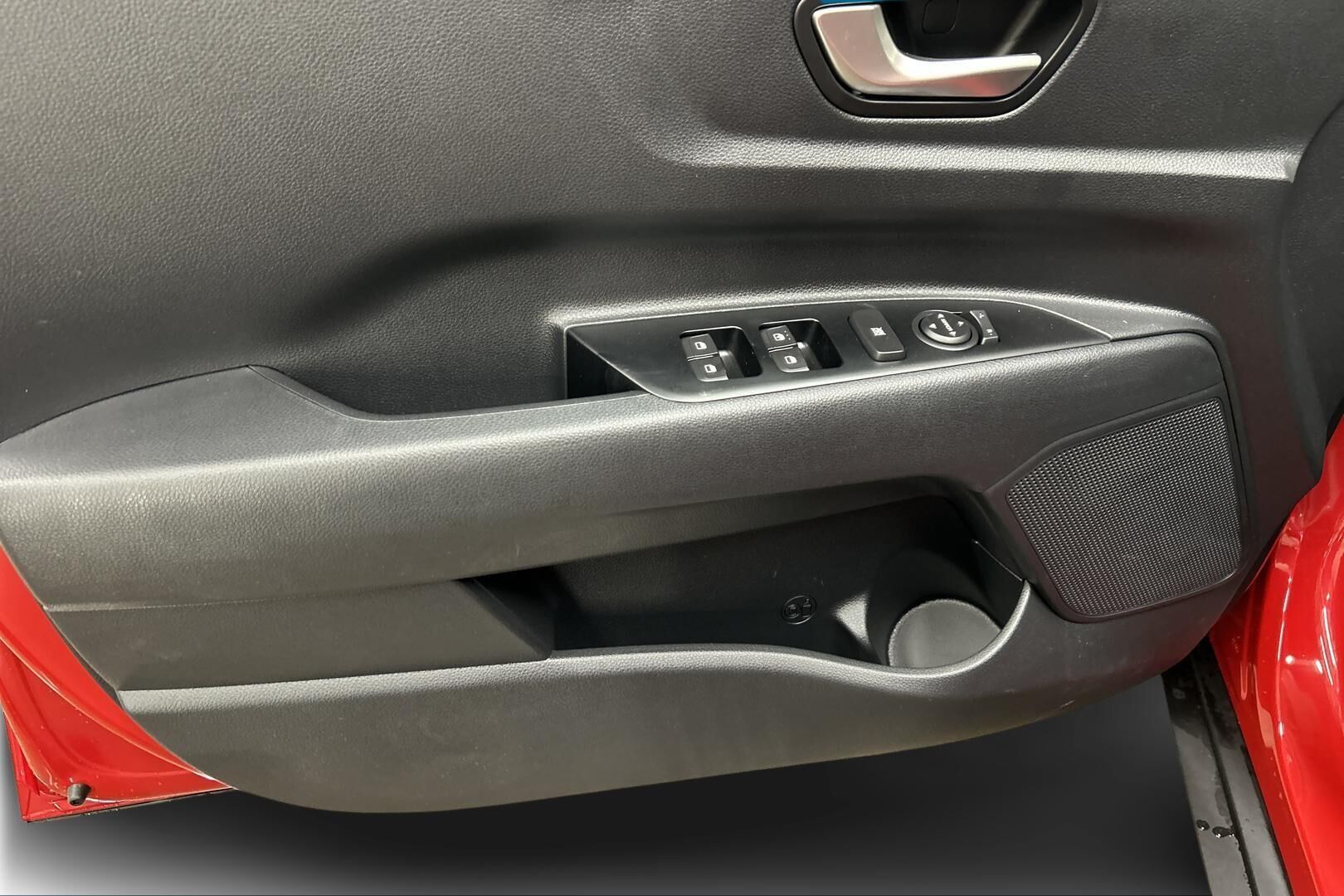 Kia Stonic iso kuva 9