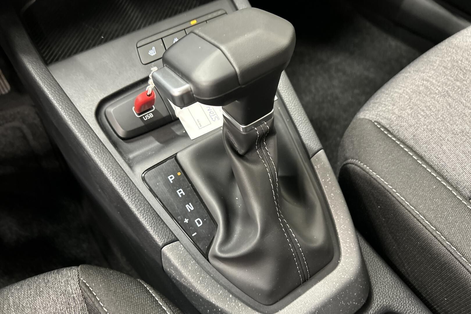 Kia Stonic iso kuva 21