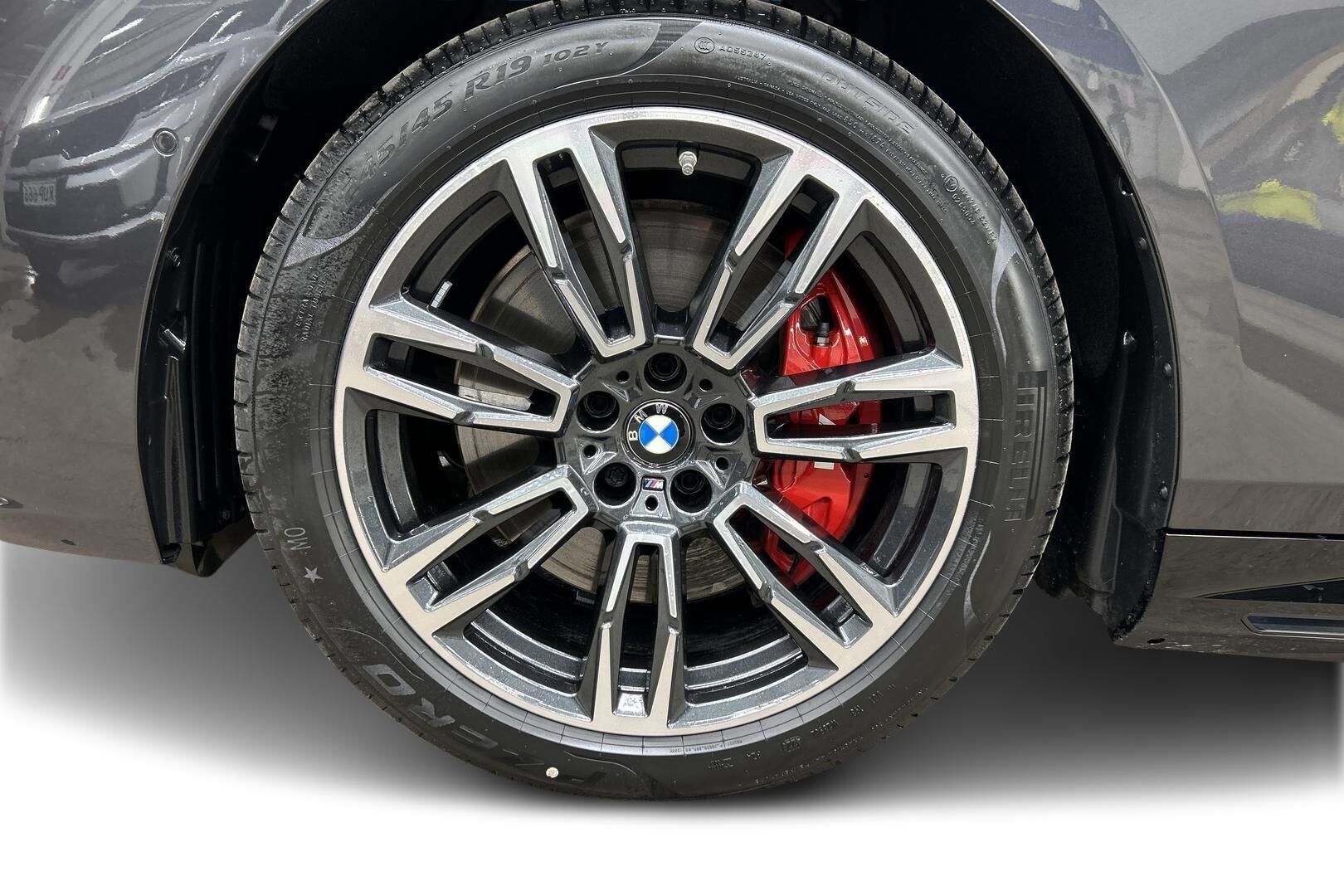 BMW i5 iso kuva 12