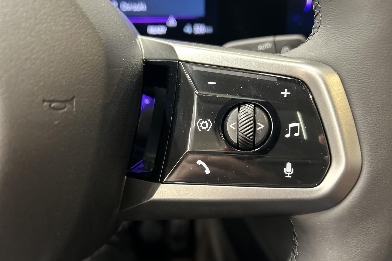 BMW i5 iso kuva 18