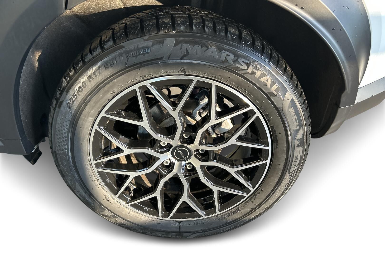 Nissan Juke iso kuva 10