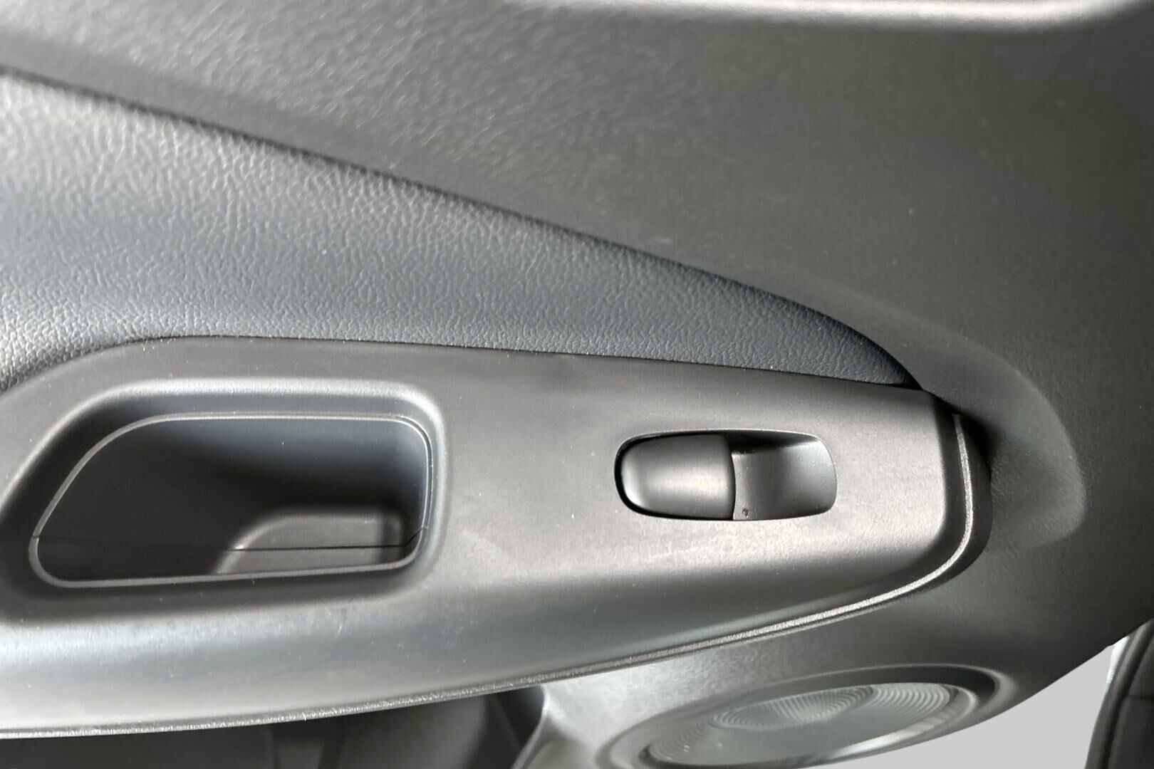 Nissan Juke iso kuva 11