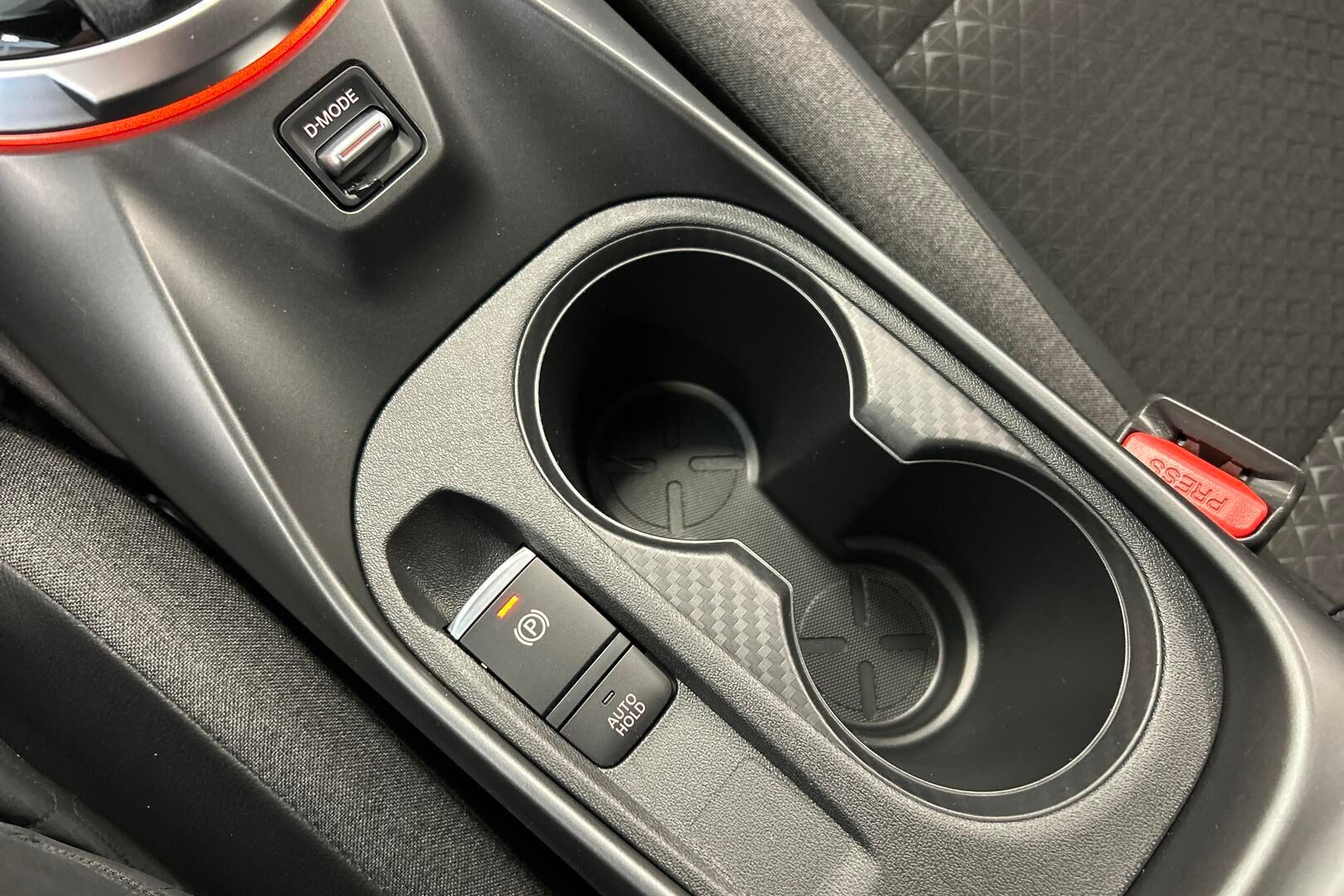 Nissan Juke iso kuva 15