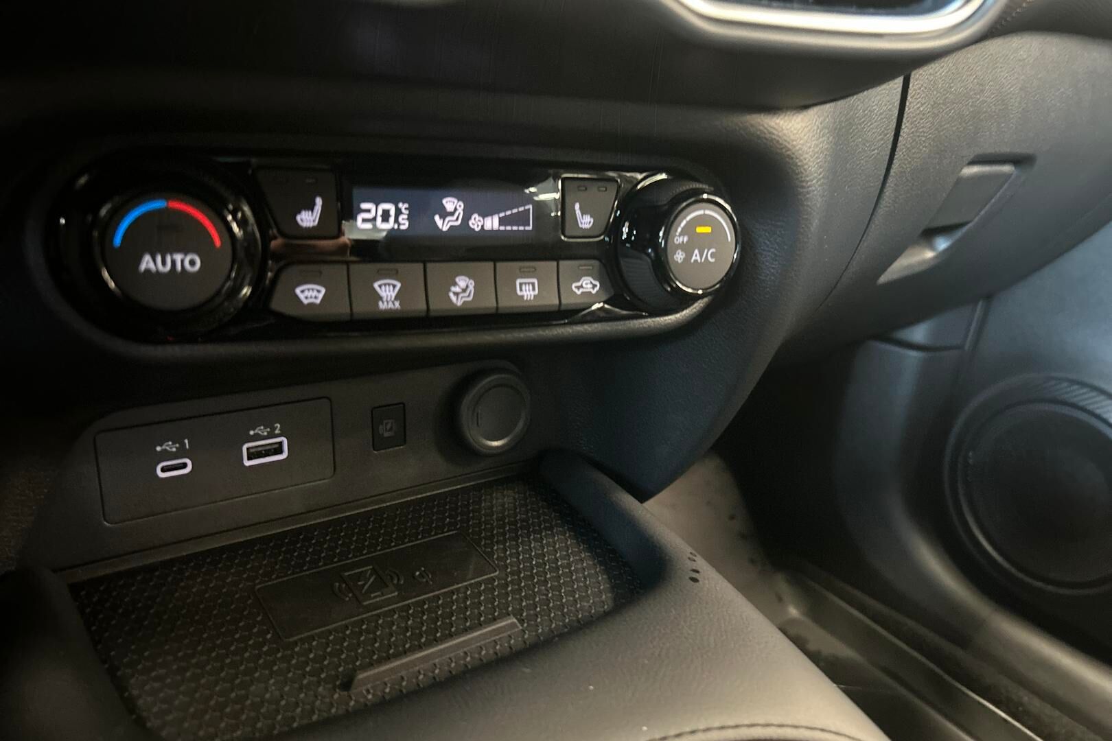 Nissan Juke iso kuva 17