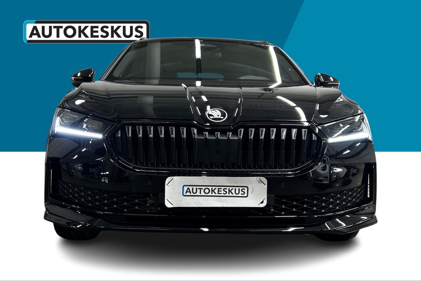 Skoda Superb iso kuva 1