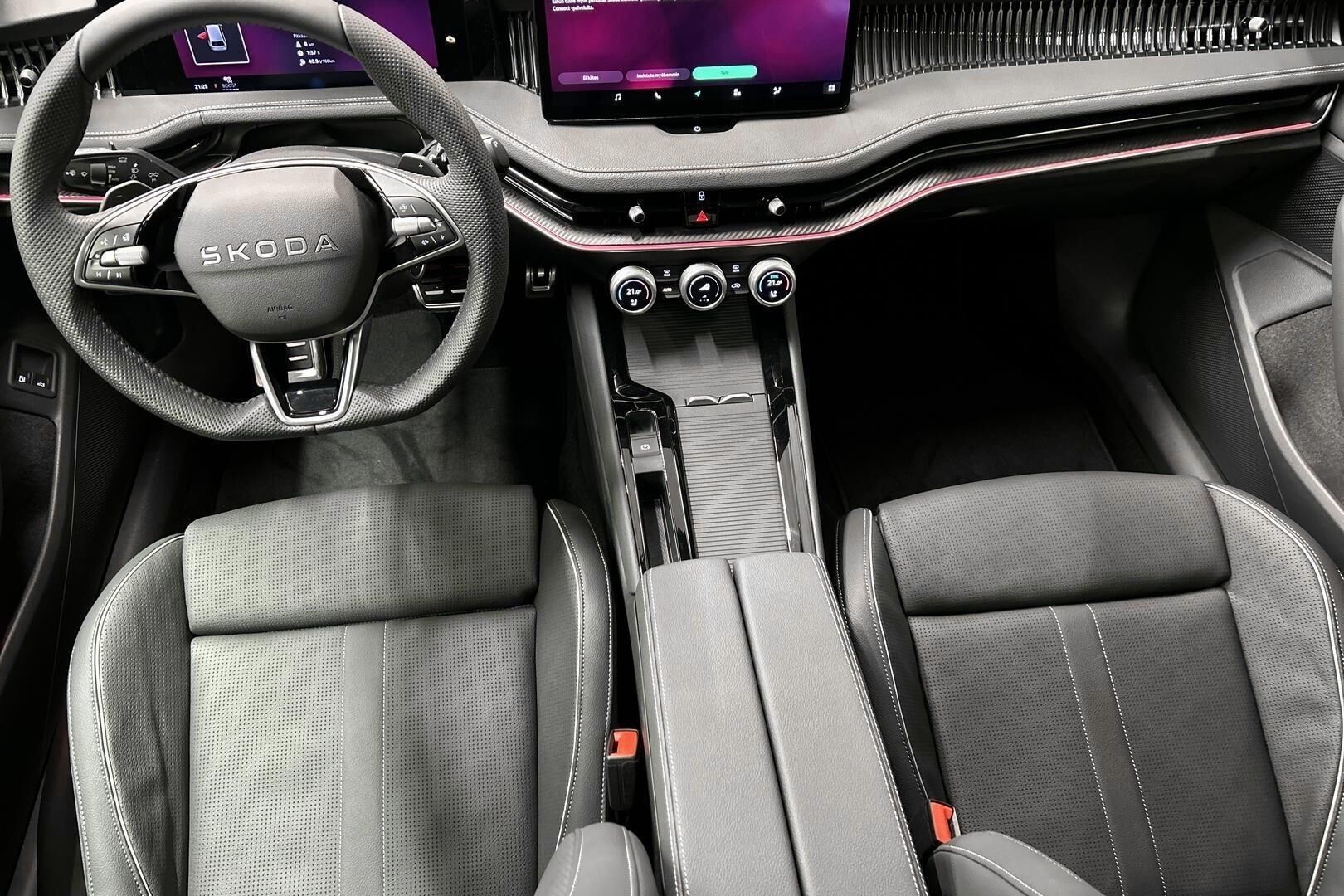 Skoda Superb iso kuva 10