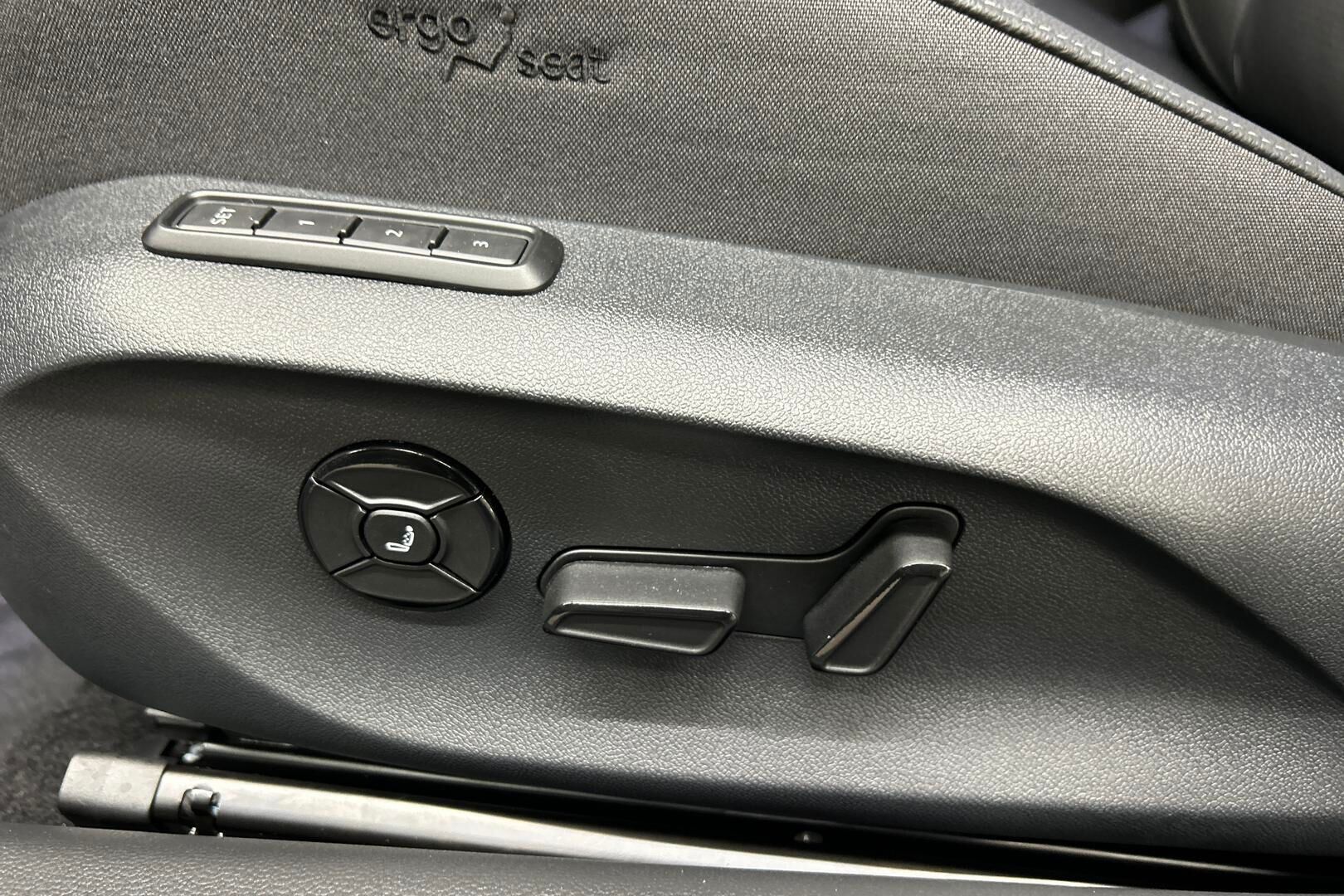 Skoda Superb iso kuva 14