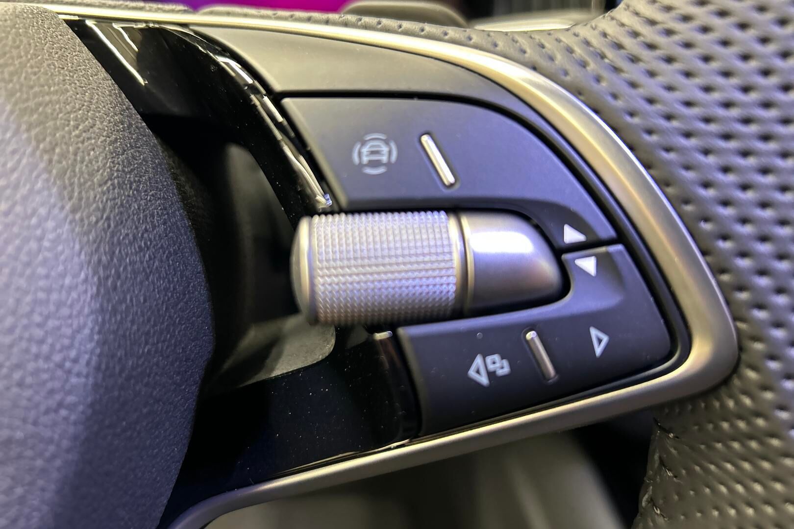 Skoda Superb iso kuva 16