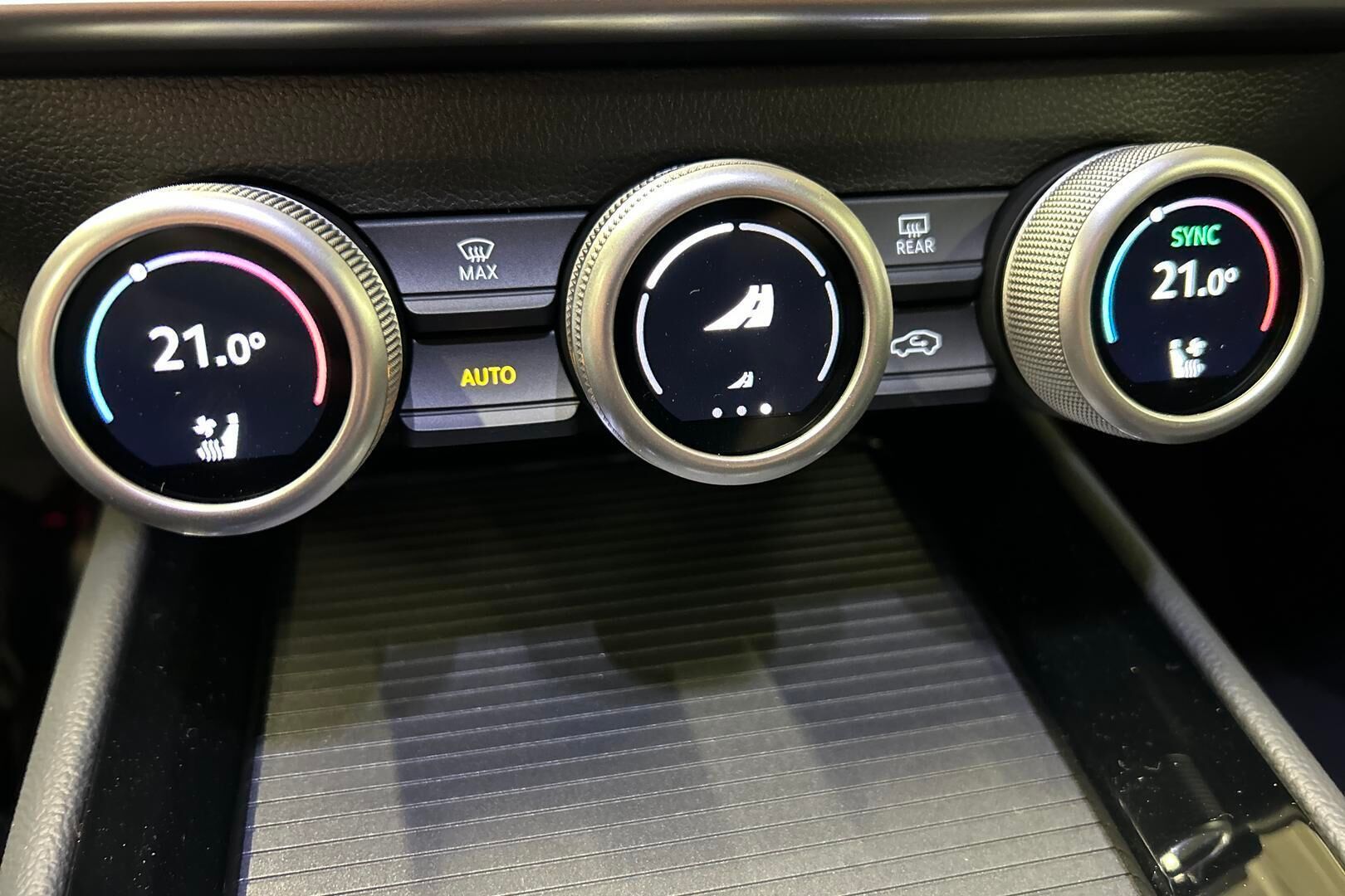 Skoda Superb iso kuva 21