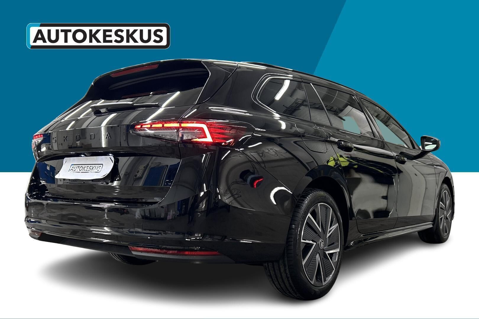 Skoda Superb iso kuva 4