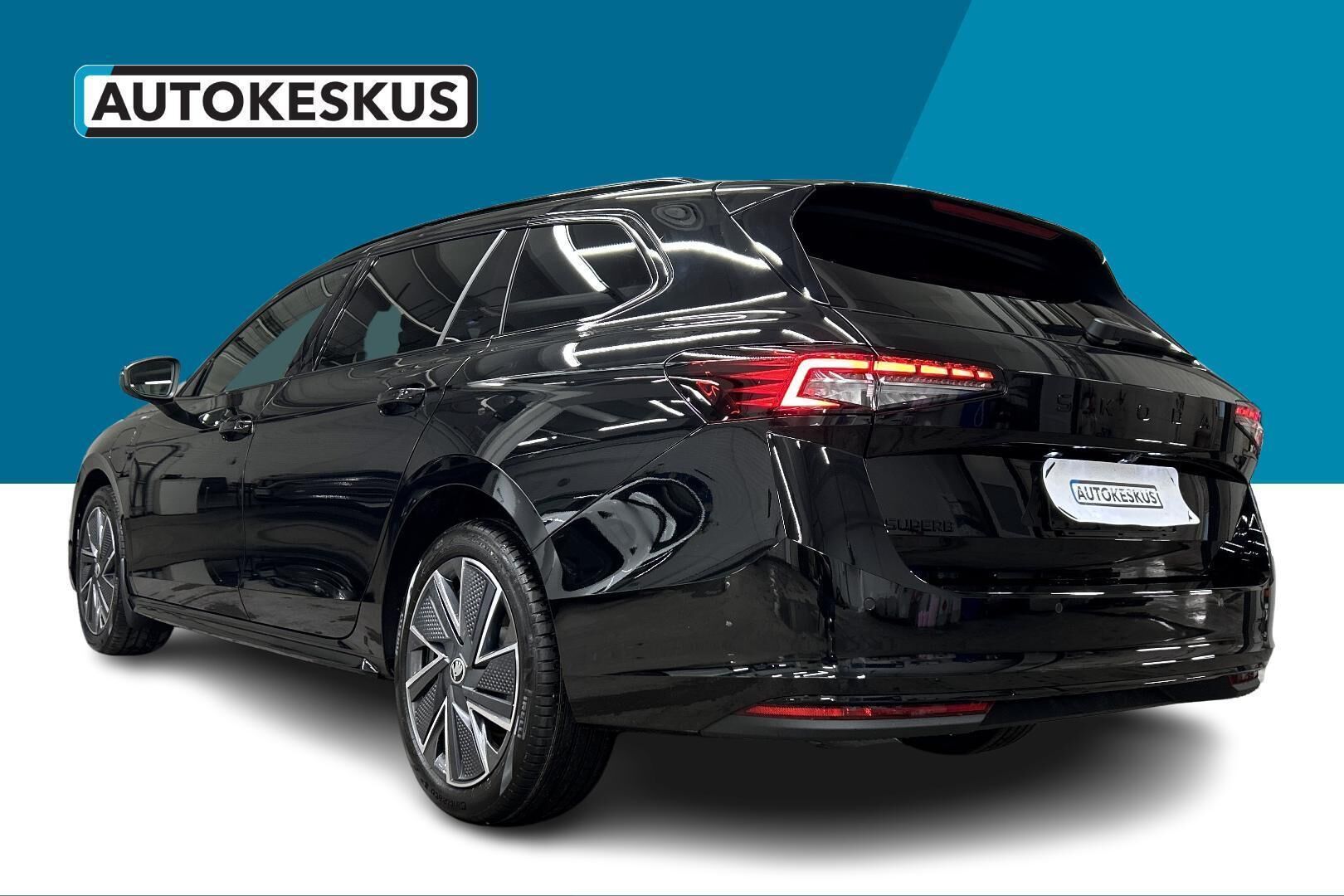 Skoda Superb iso kuva 6