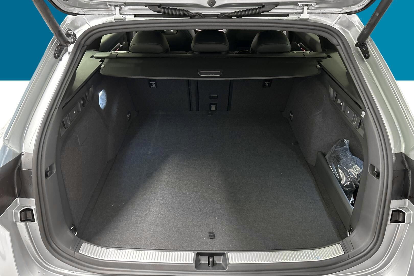 Skoda Superb iso kuva 11