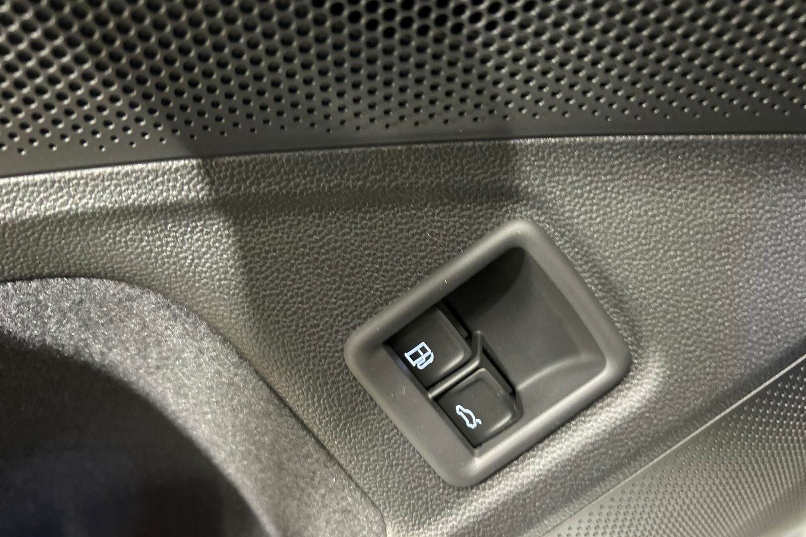 Skoda Superb iso kuva 23