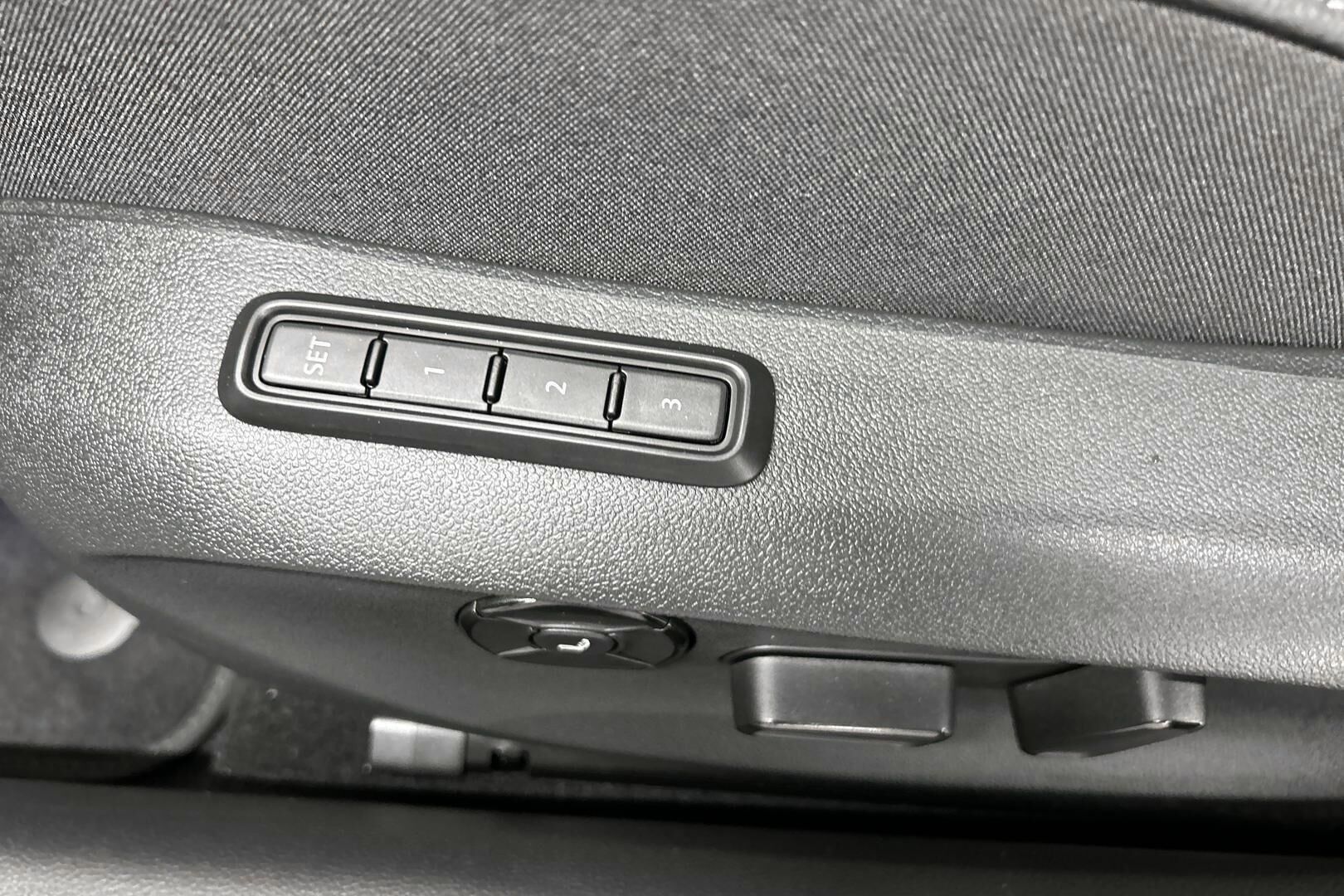 Skoda Superb iso kuva 24