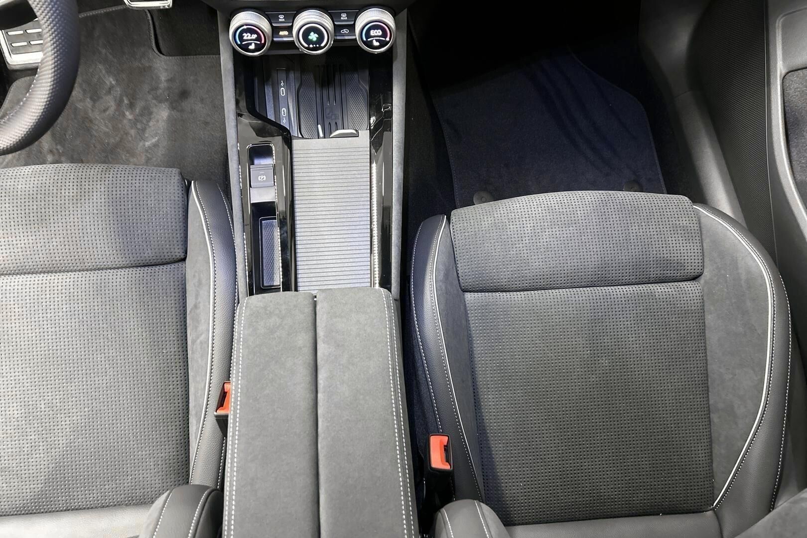 Skoda Superb iso kuva 26
