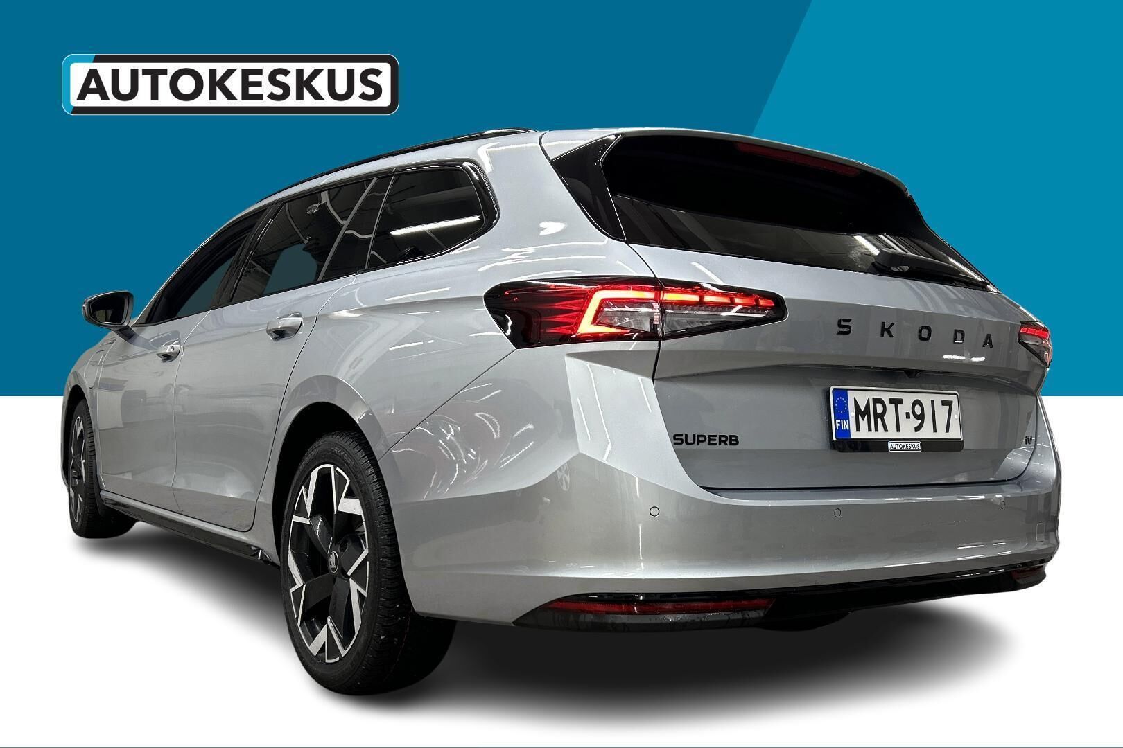 Skoda Superb iso kuva 6